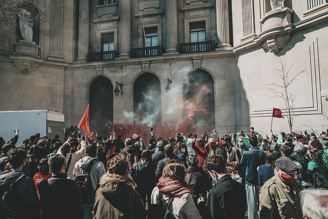 Journée sous tension à Bruxelles : Quand la grogne de l'enseignement déborde en incidents