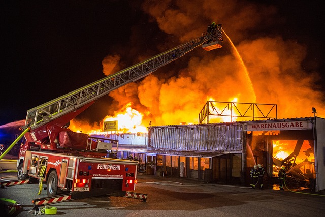 Anderlecht en deuil : L'incendie de l'entrepôt coûte la vie à deux personnes, l'enquête se poursuit
