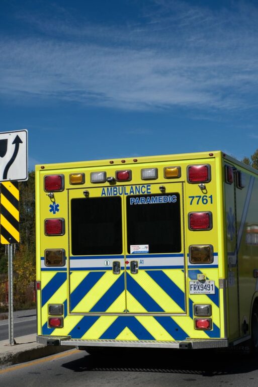 Grosse frayeur sur la N89 à Bouillon : un accident dans la zone de chantier mobilise d'importants secours
