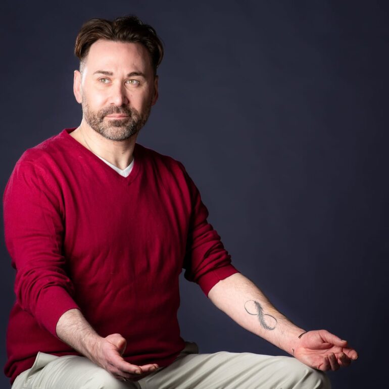Stéphane Bairin en pleine méditation